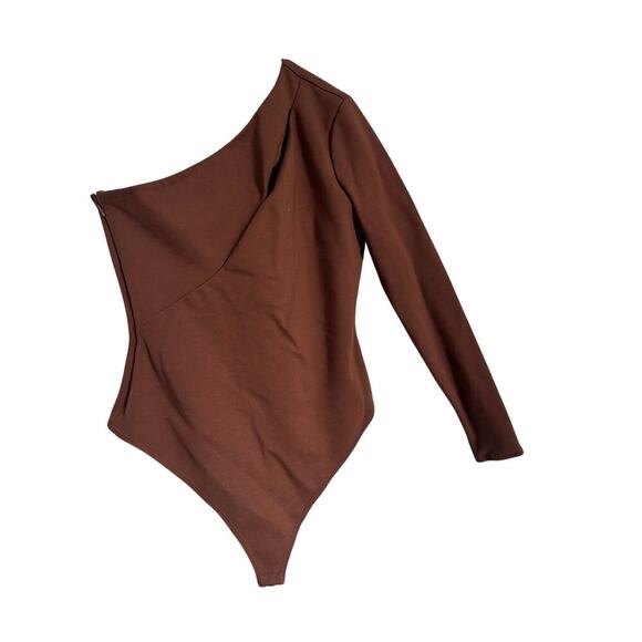 NBD Brown Size Medium Aaliyah Bodysuit Stretch Asymmetrical Sleeve Cutout Nude - Picture 3 of 15